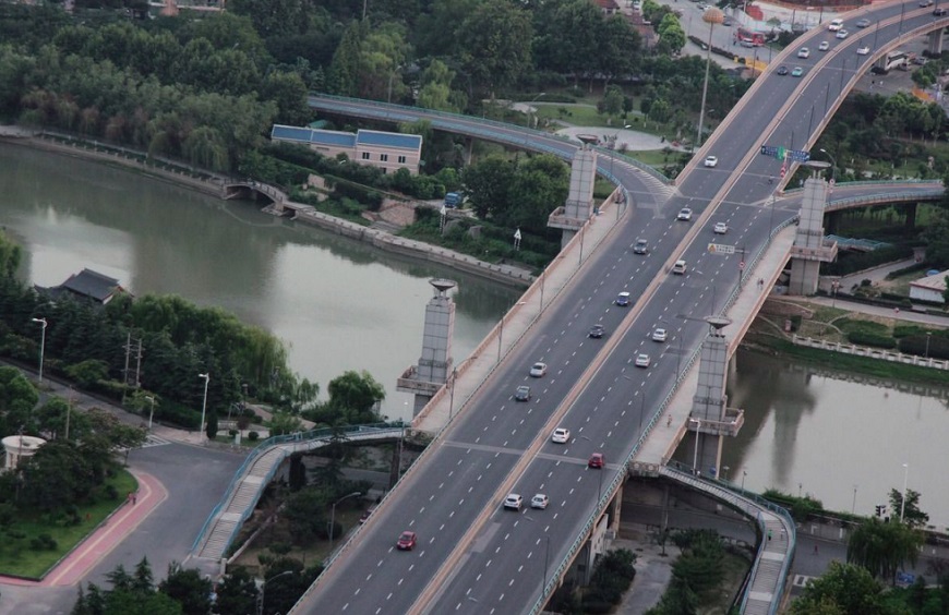南京下關(guān)濱江大道下關(guān)大橋